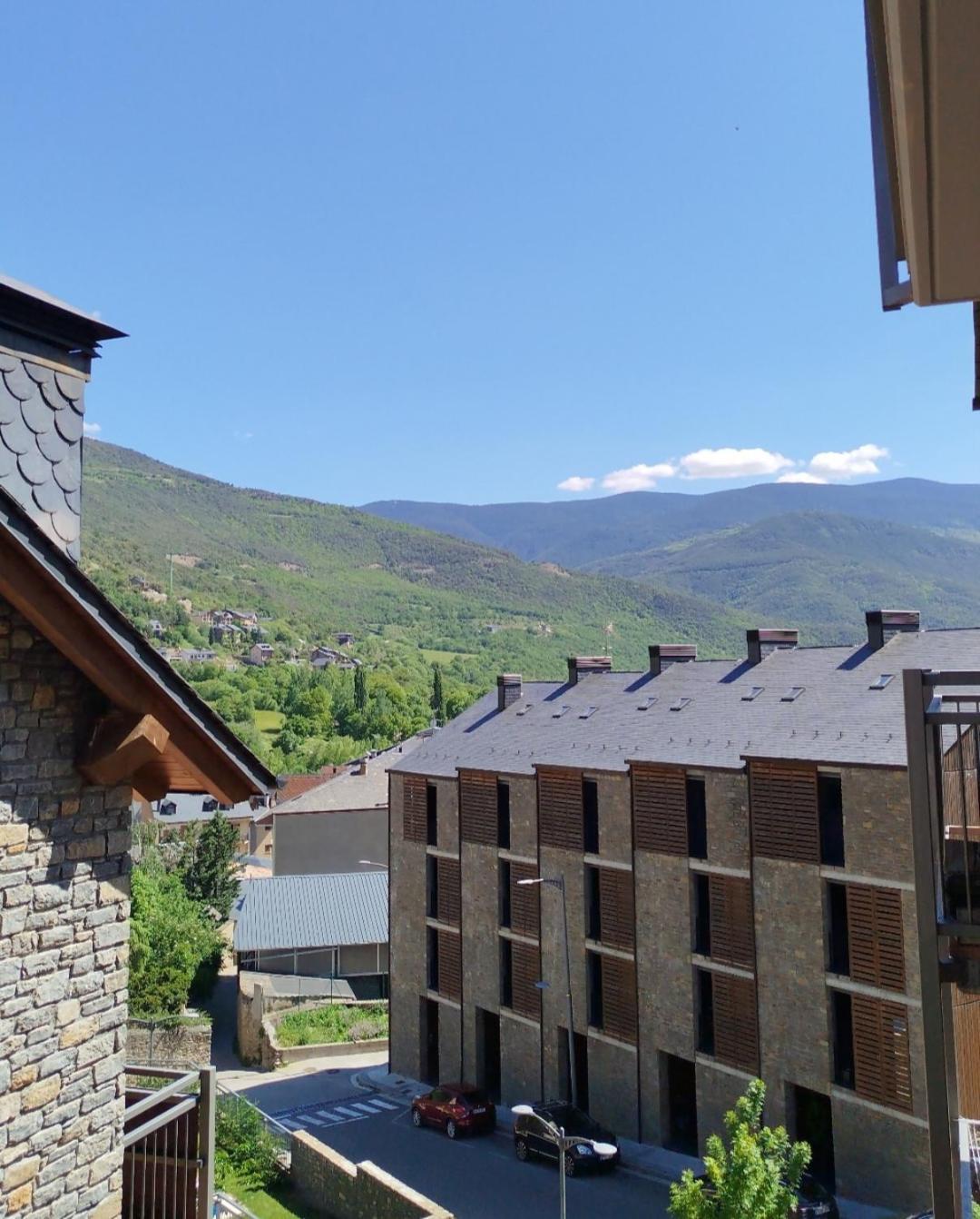 Apartaments Sort Pirineus Dış mekan fotoğraf