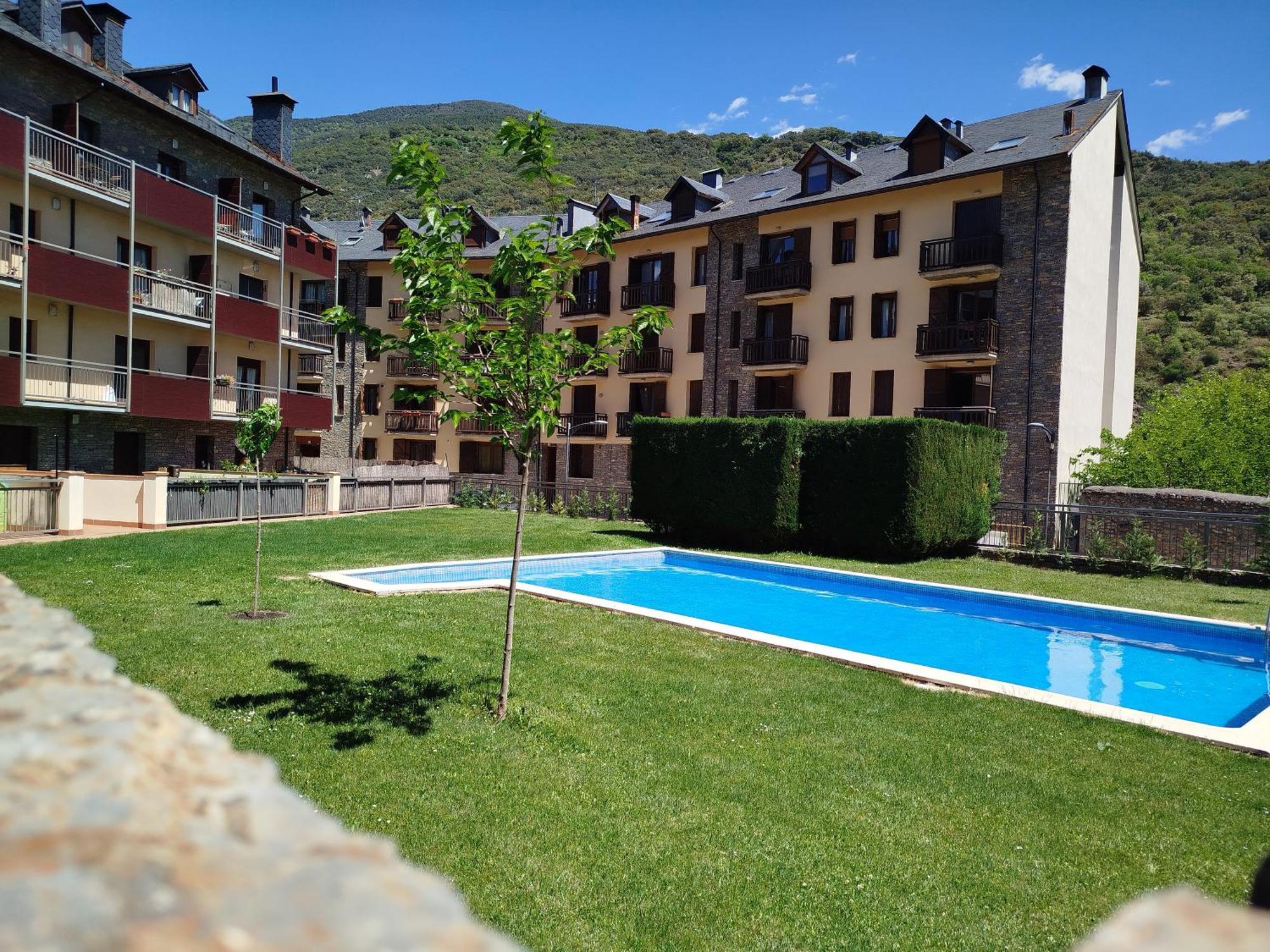 Apartaments Sort Pirineus Dış mekan fotoğraf