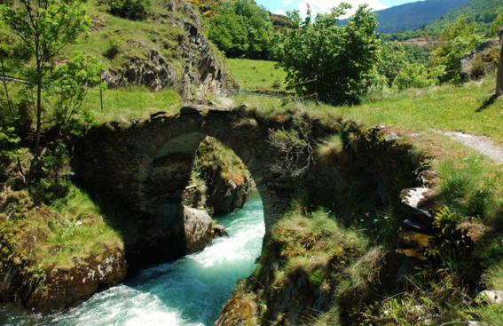 Apartaments Sort Pirineus Dış mekan fotoğraf